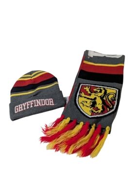Harry Potter Gryffindor Kids Beanie and Scarf Set